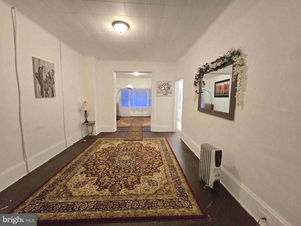 9 N WHITE STREET