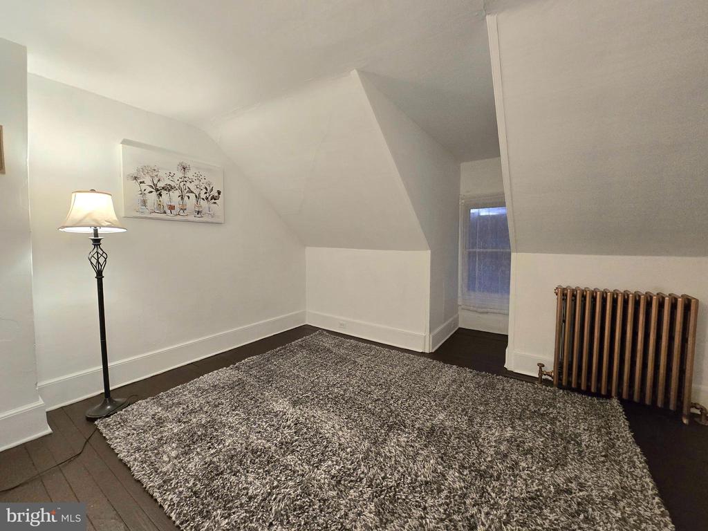 9 N WHITE STREET