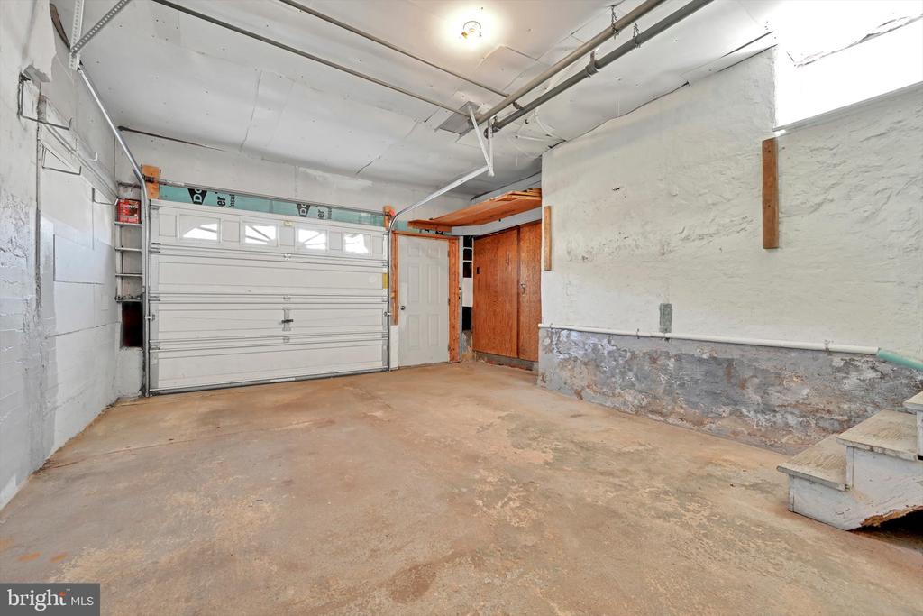 212 E HIGH STREET