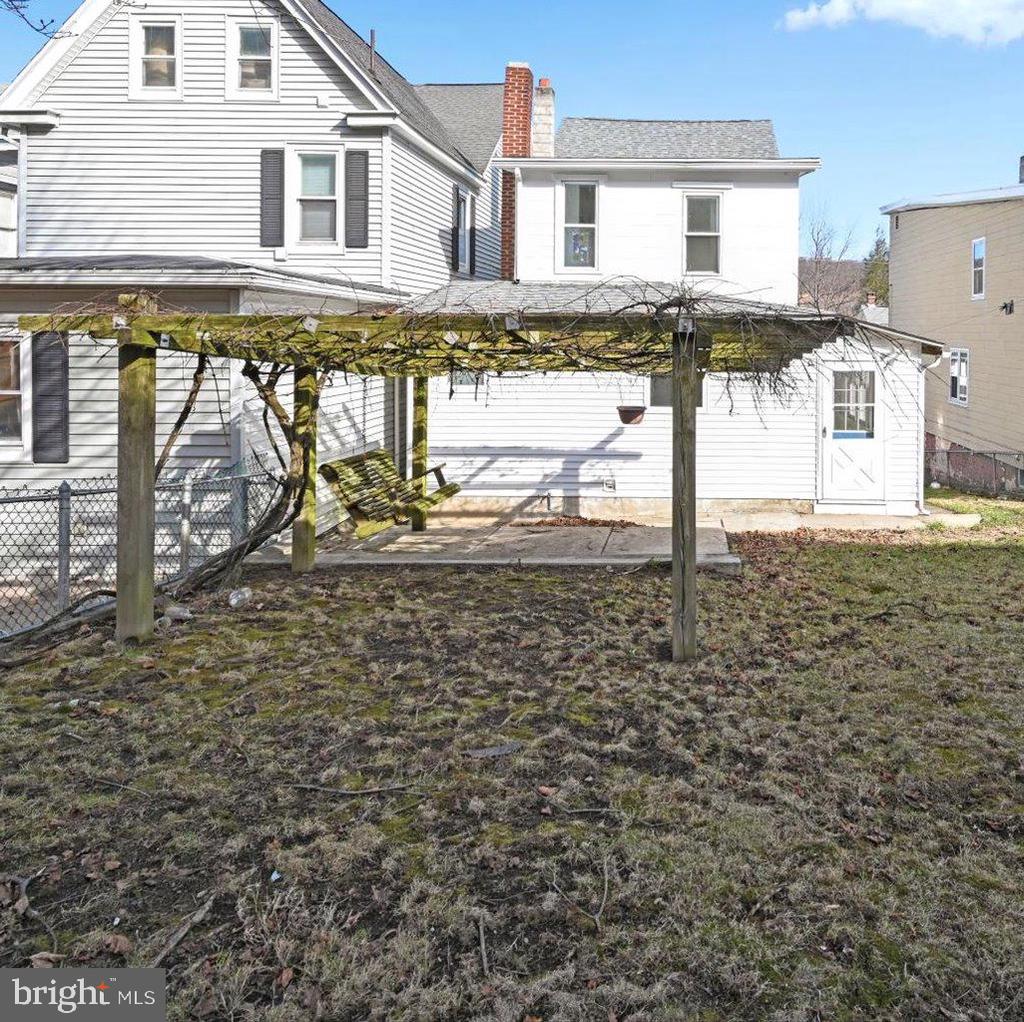 212 E HIGH STREET