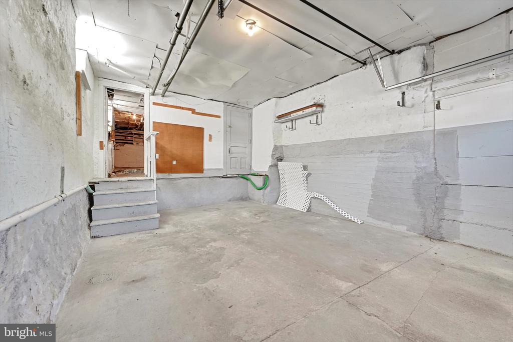 212 E HIGH STREET