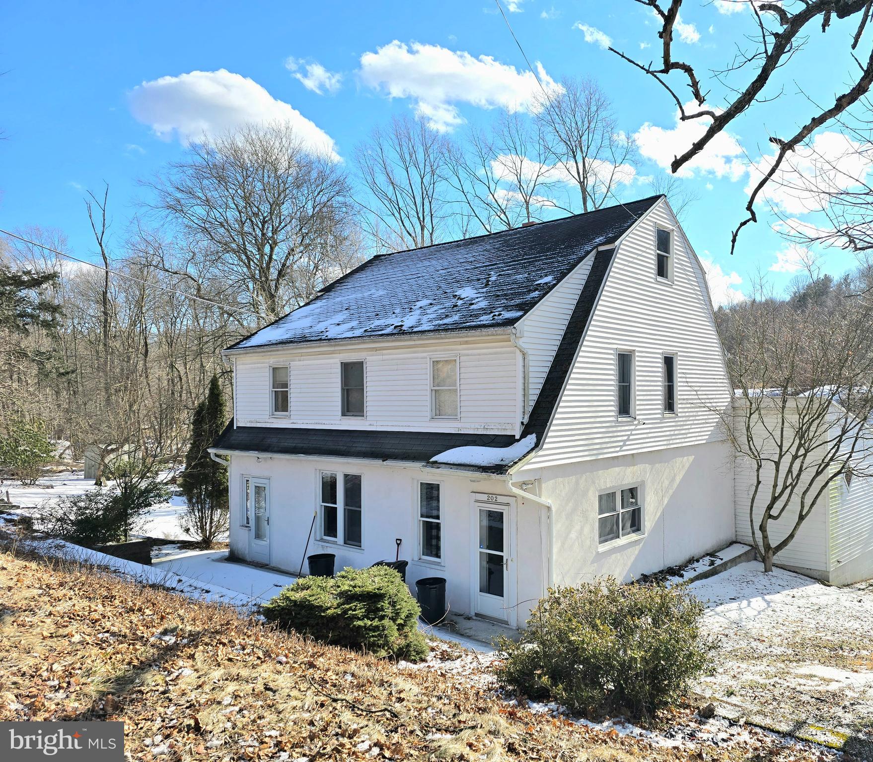 200 MAPLE AVENUE 202