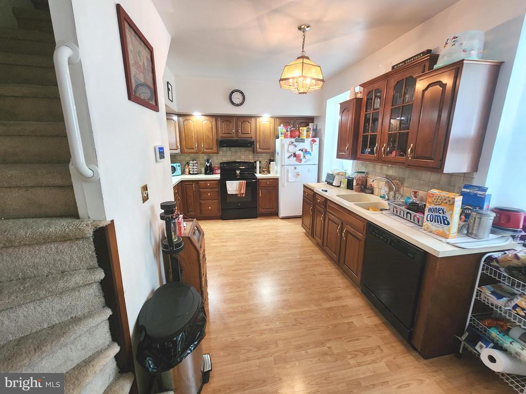200 MAPLE AVENUE 202