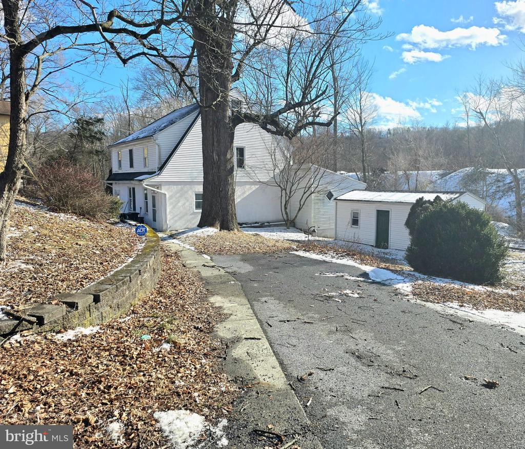 200 MAPLE AVENUE 202