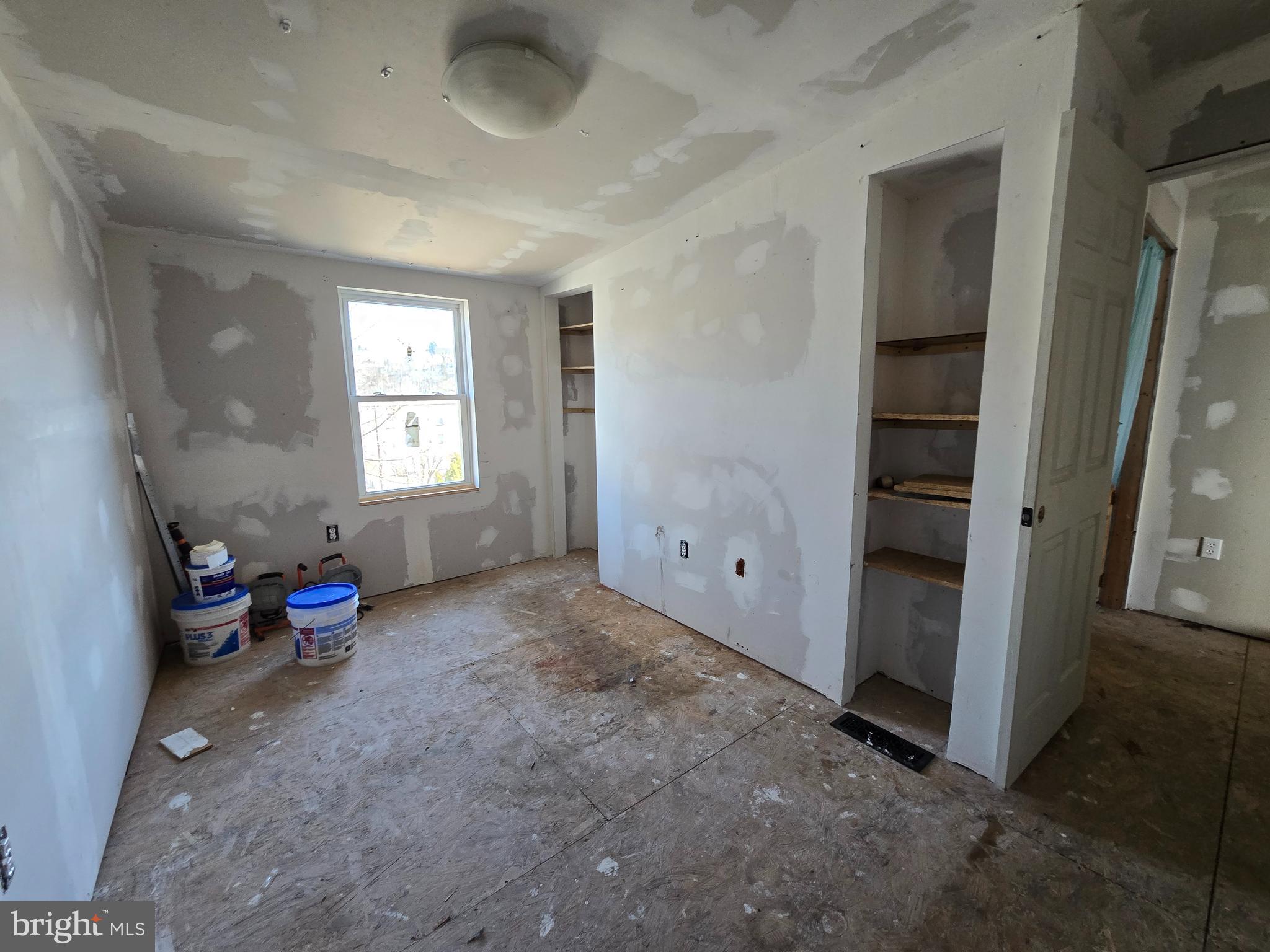 305 W WASHINGTON STREET