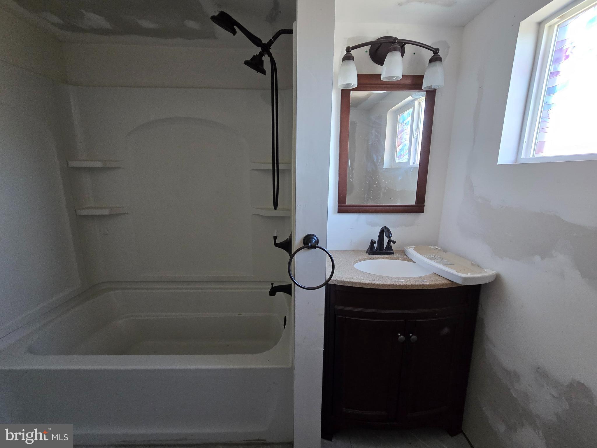 305 W WASHINGTON STREET