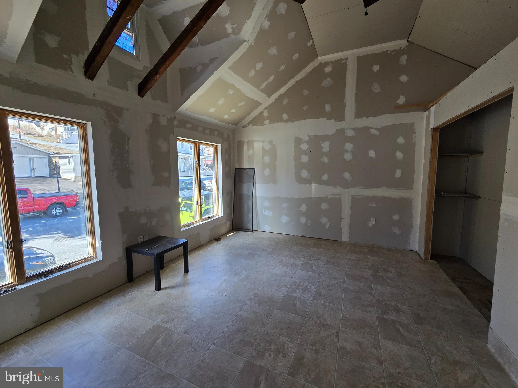 305 W WASHINGTON STREET