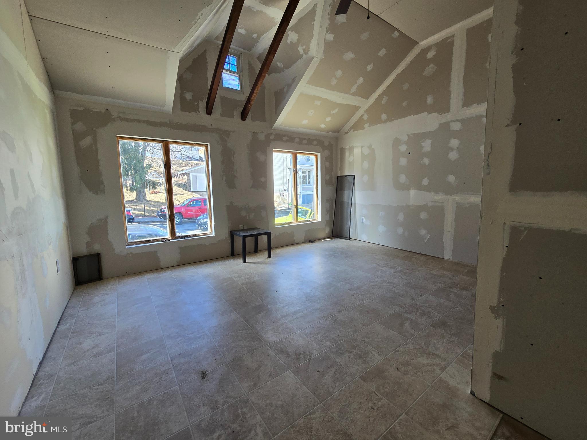 305 W WASHINGTON STREET