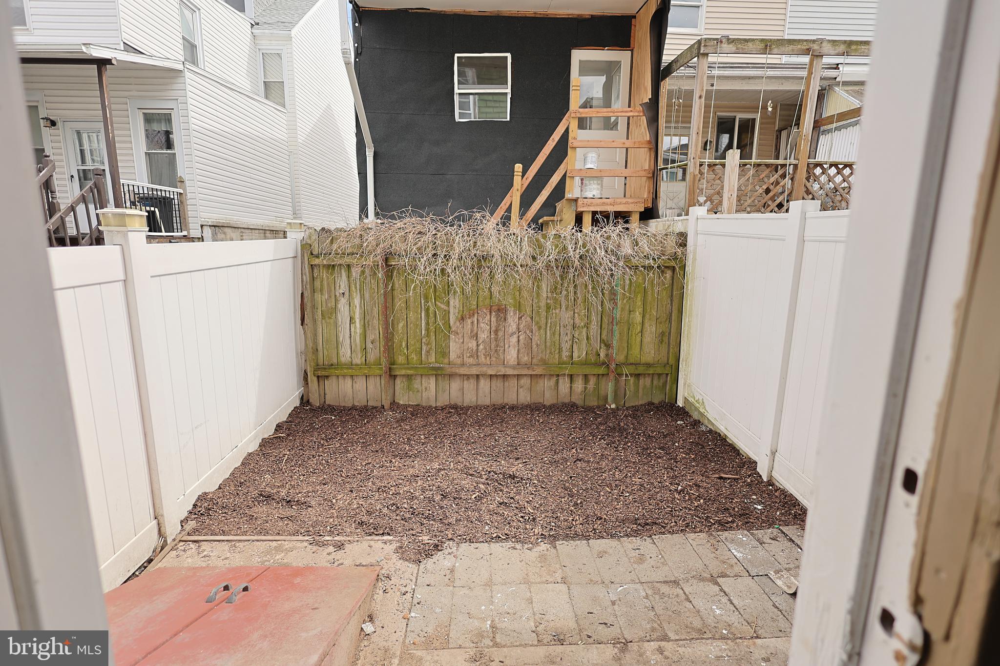 804 E PINE STREET