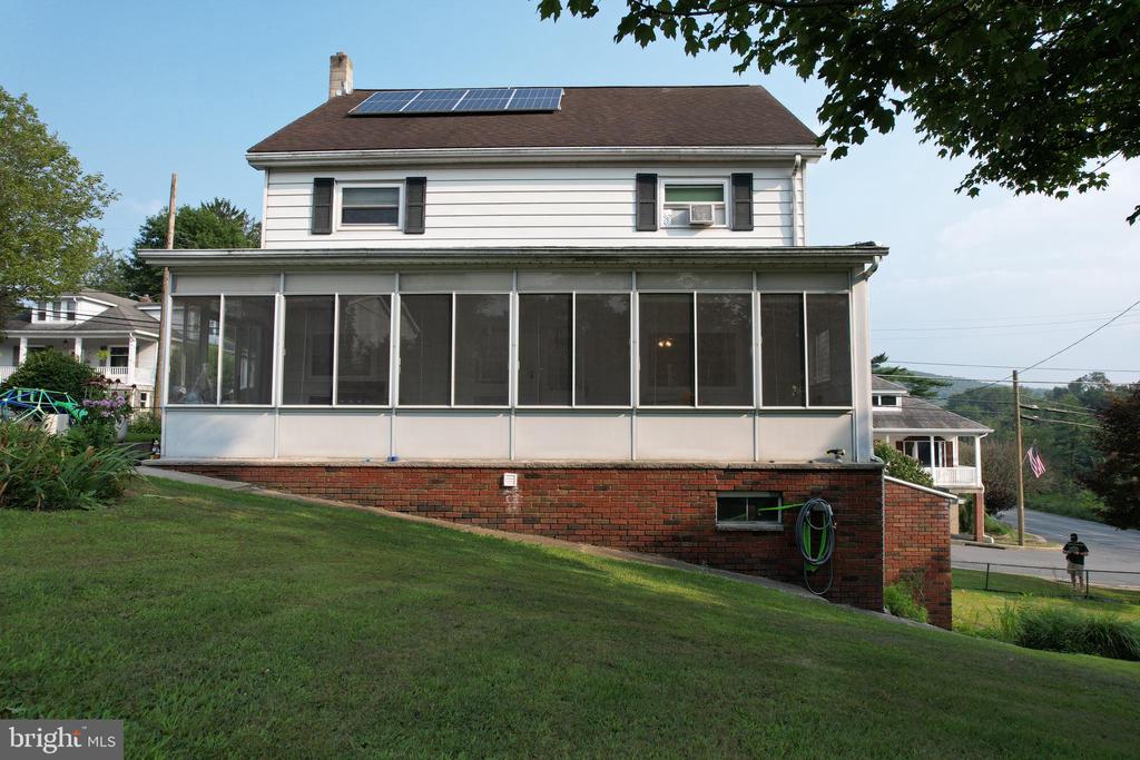 101 W WALNUT ST,SCHUYLKILL