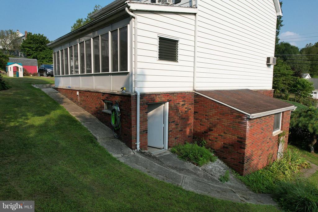 101 W WALNUT ST,SCHUYLKILL