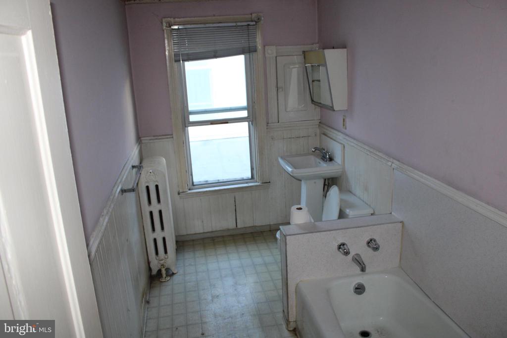 434 E BROAD ST,SCHUYLKILL