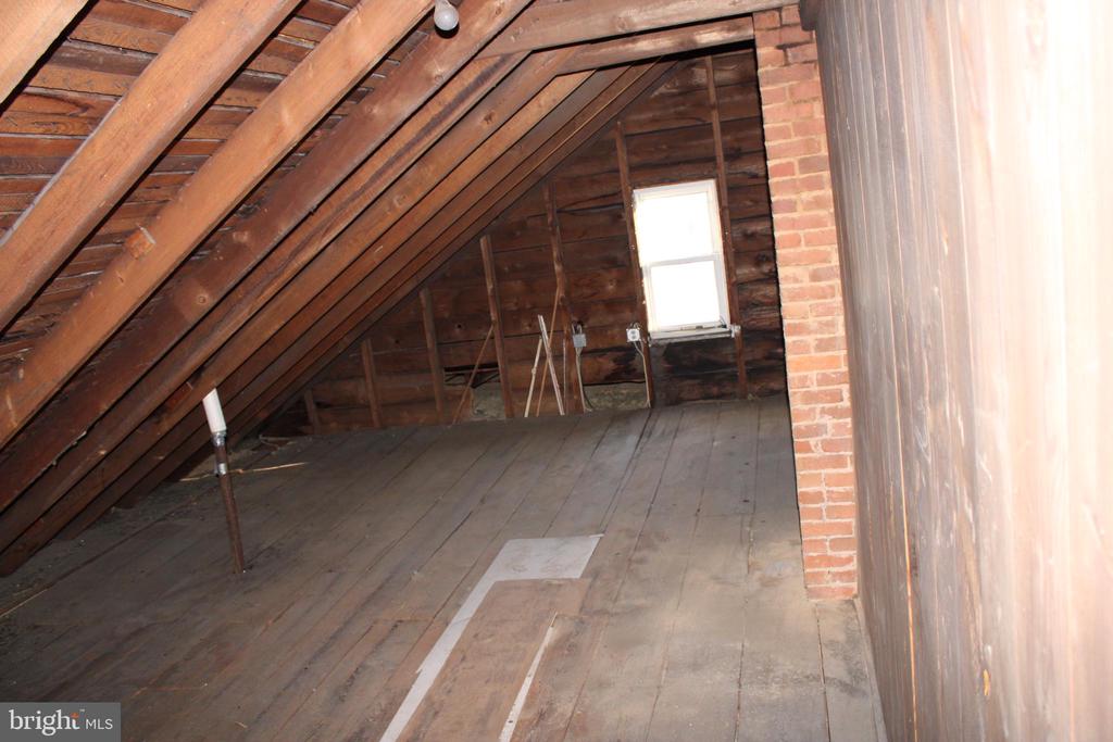 434 E BROAD ST,SCHUYLKILL