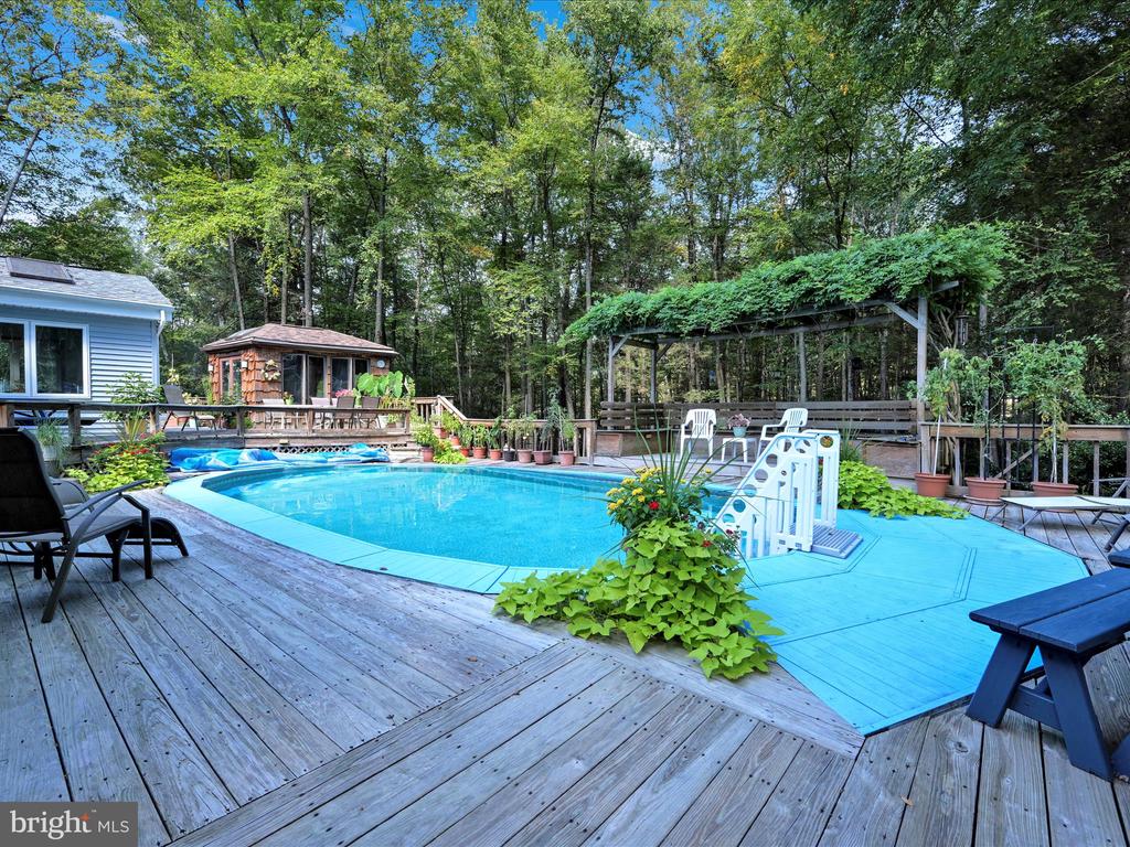625 WILLOW ROAD