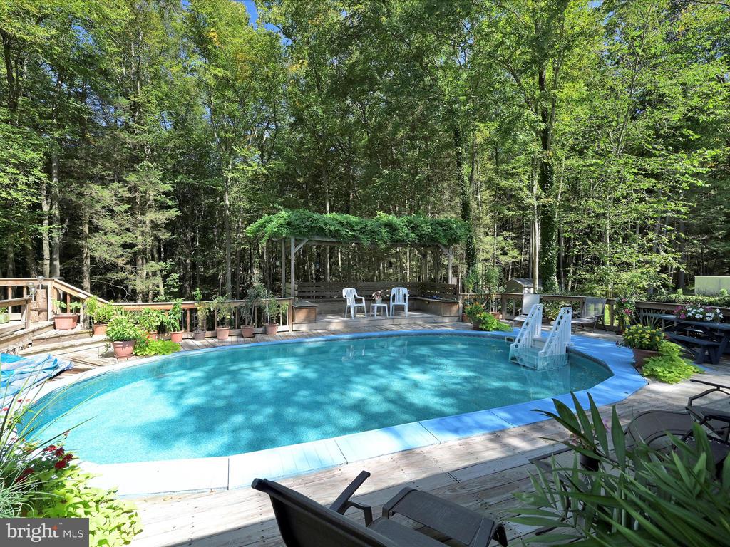 625 WILLOW ROAD