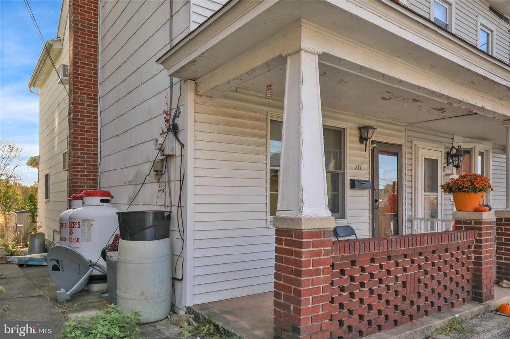 711 N 2ND STREET