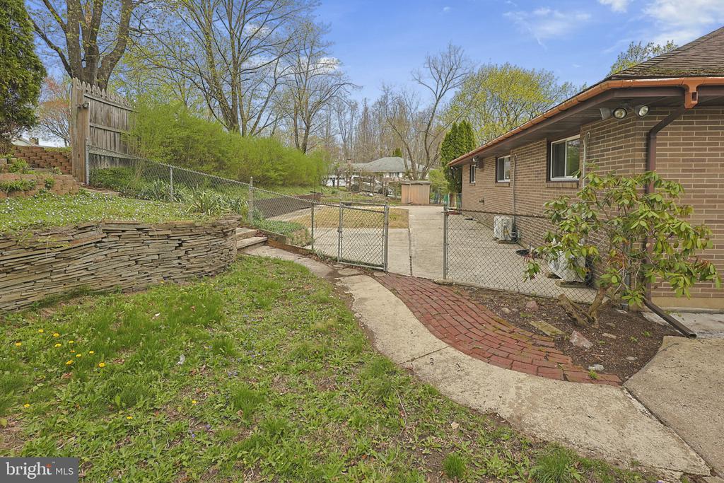 7 ARDMORE AVENUE
