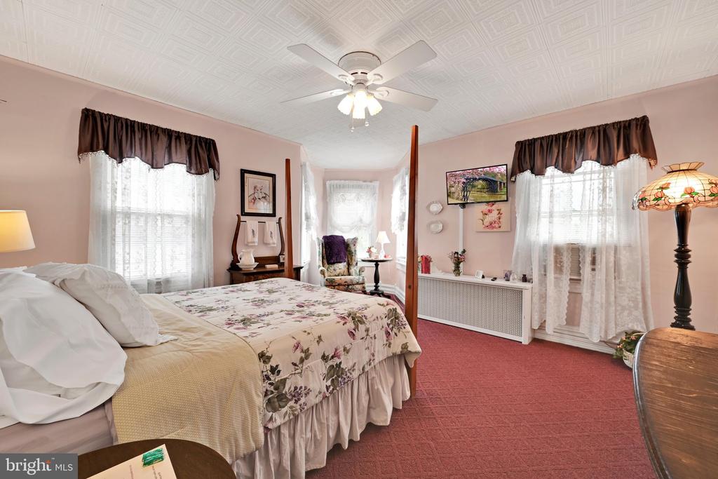 818 LIZARD CREEK ROAD