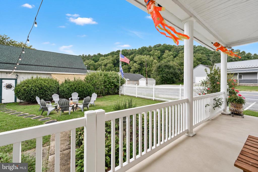 818 LIZARD CREEK ROAD