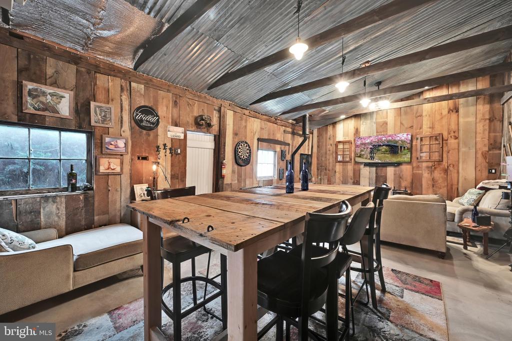 818 LIZARD CREEK ROAD