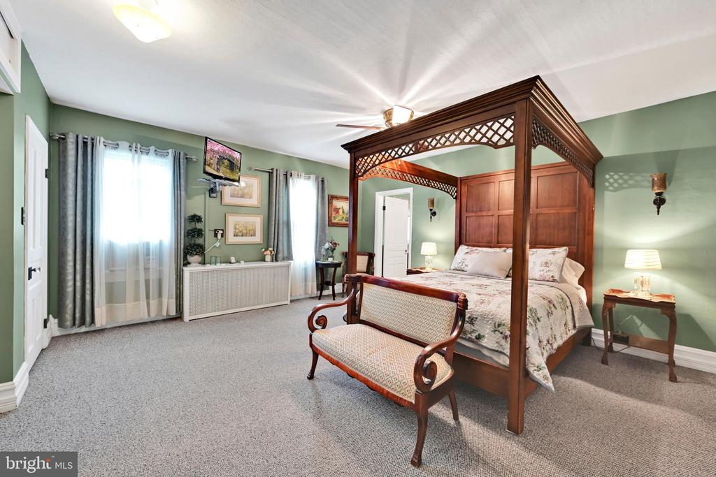 818 LIZARD CREEK ROAD