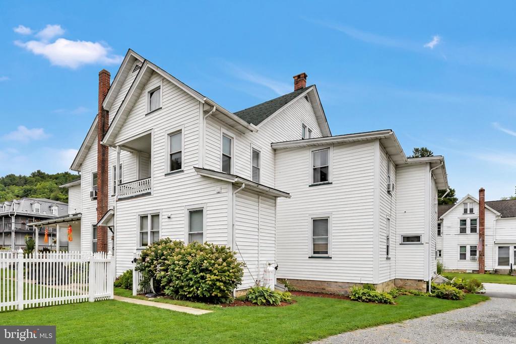 818 LIZARD CREEK ROAD