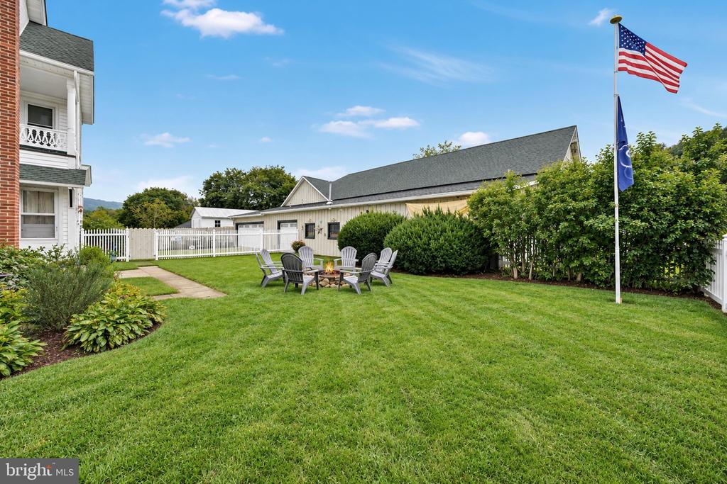 818 LIZARD CREEK ROAD