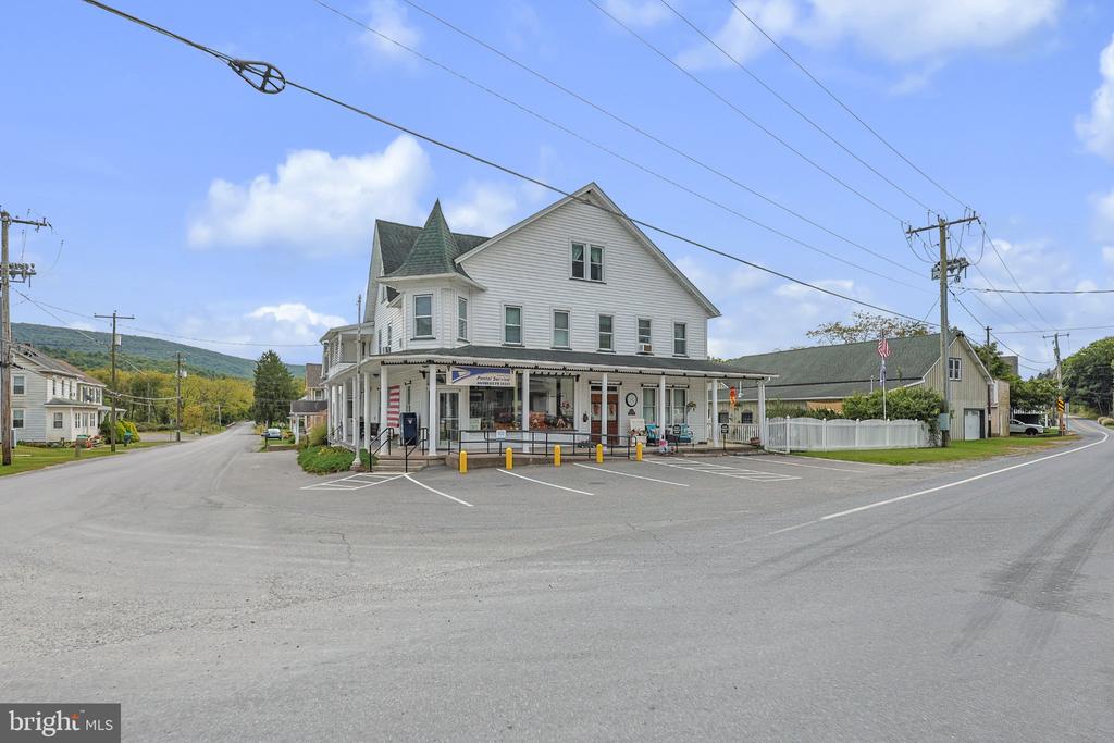 818 LIZARD CREEK ROAD