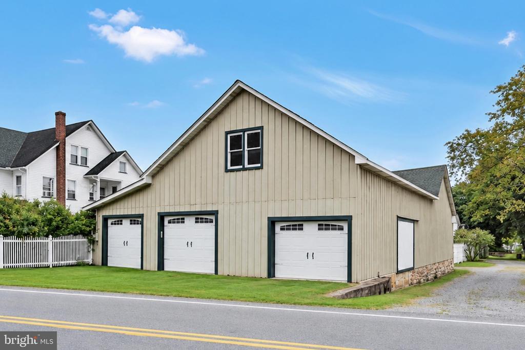 818 LIZARD CREEK ROAD