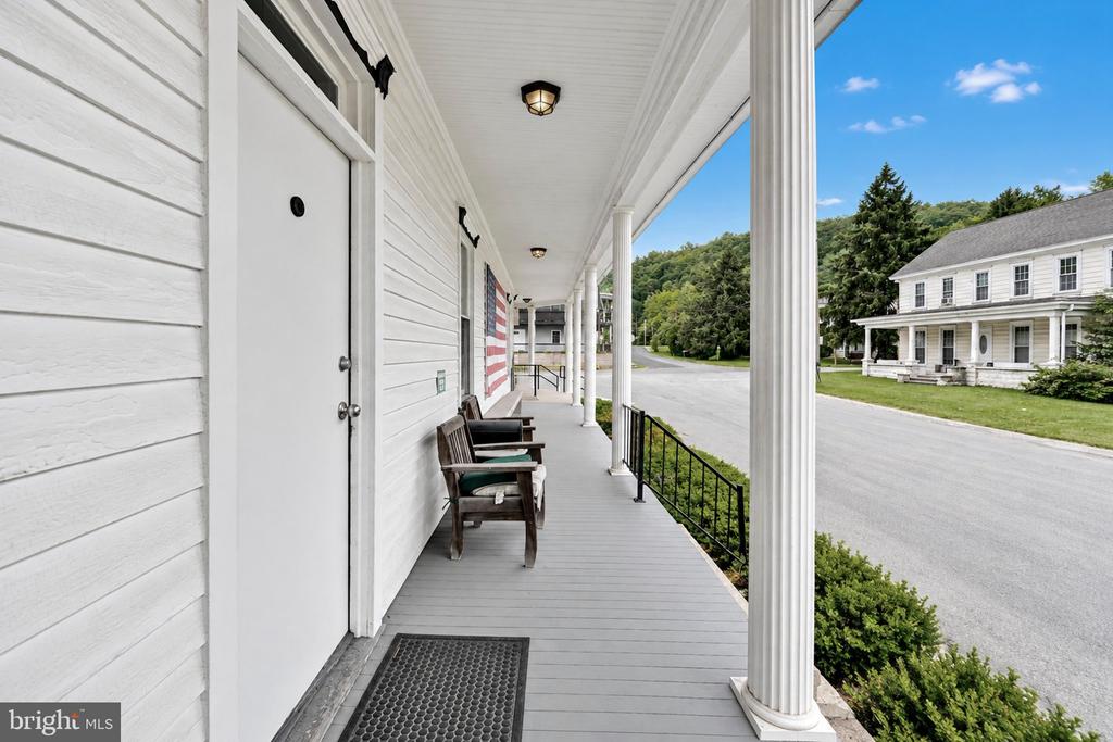 818 LIZARD CREEK ROAD