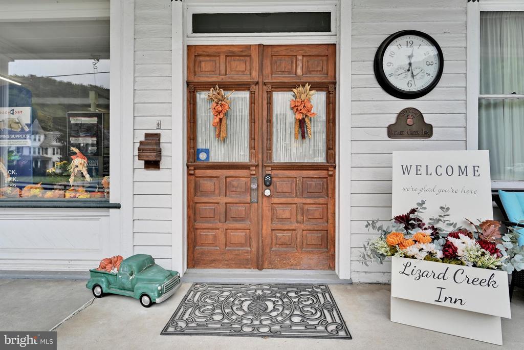 818 LIZARD CREEK ROAD