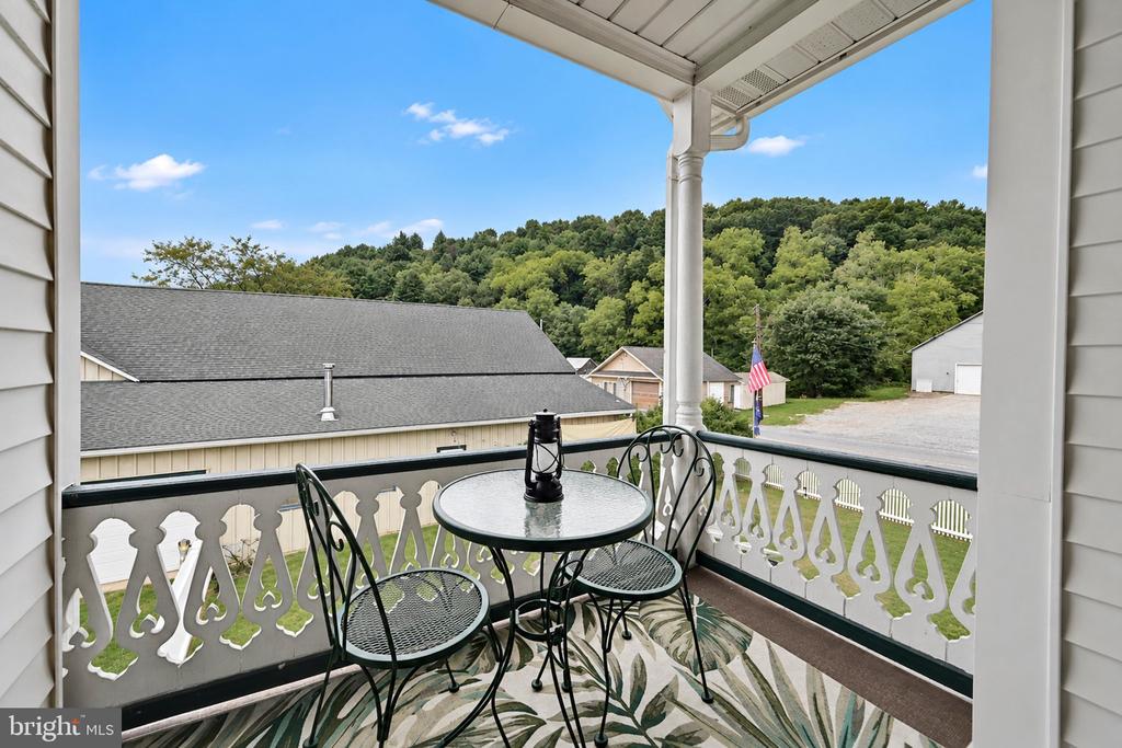 818 LIZARD CREEK ROAD
