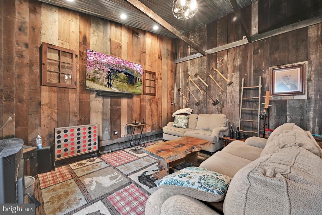 818 LIZARD CREEK ROAD