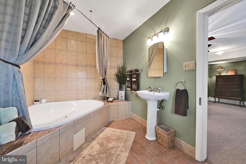 818 LIZARD CREEK ROAD