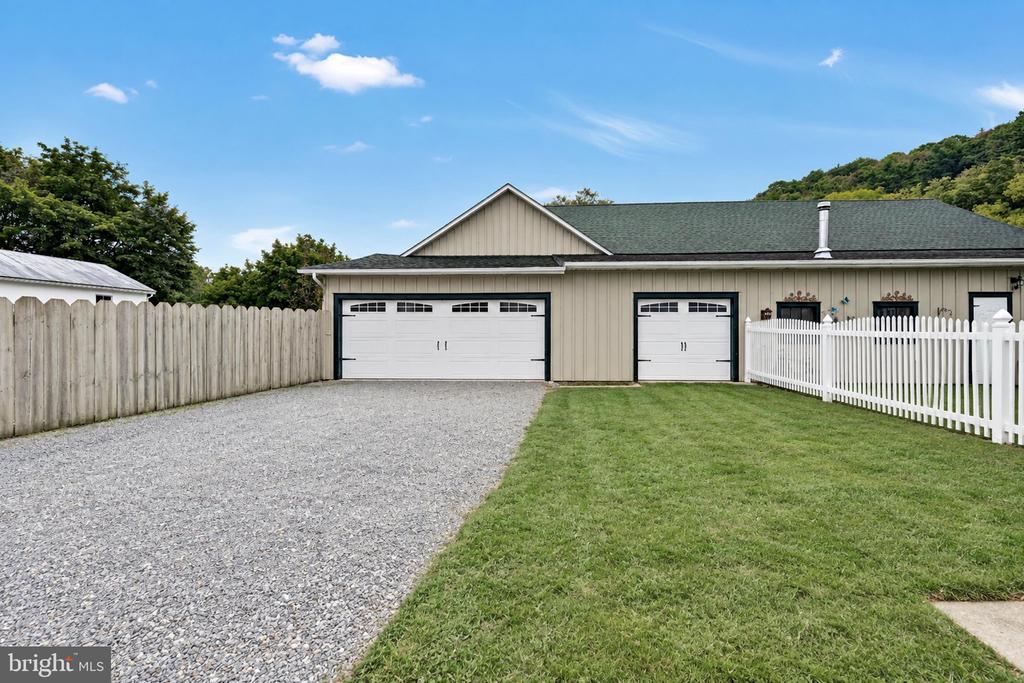 818 LIZARD CREEK ROAD