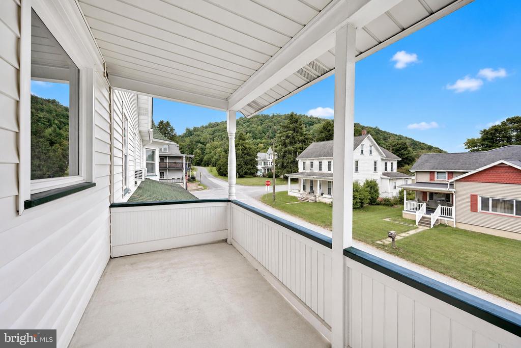 818 LIZARD CREEK ROAD