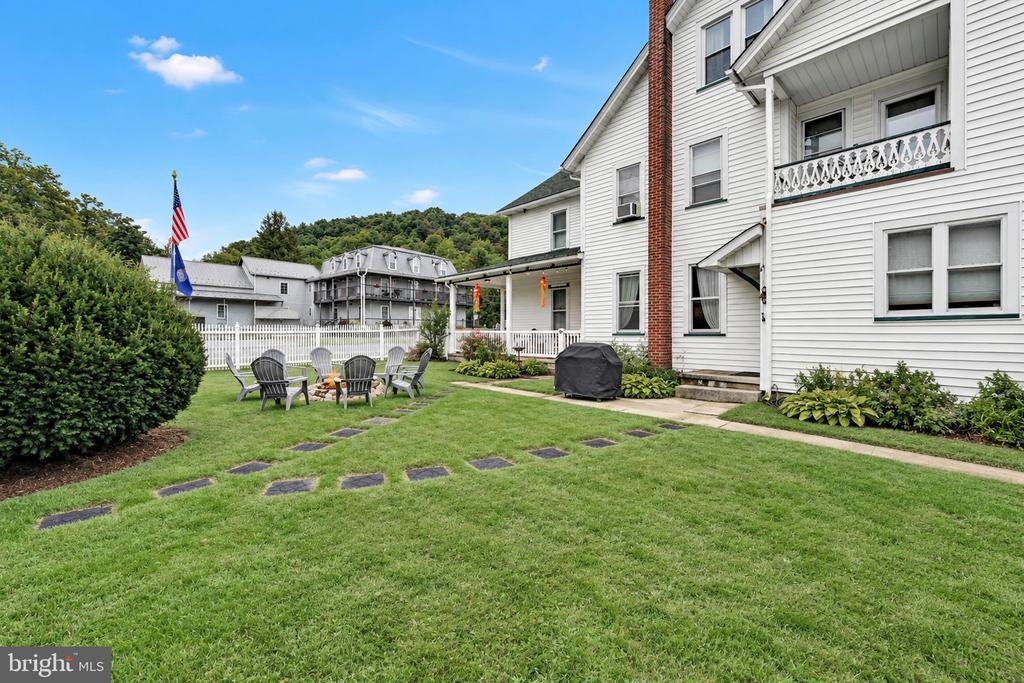 818 LIZARD CREEK ROAD