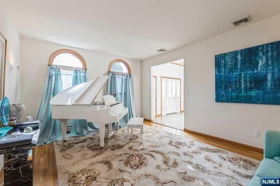 8 Jason Woods Road