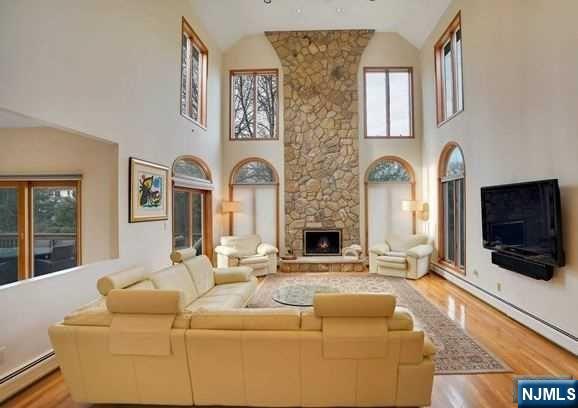 8 Jason Woods Road