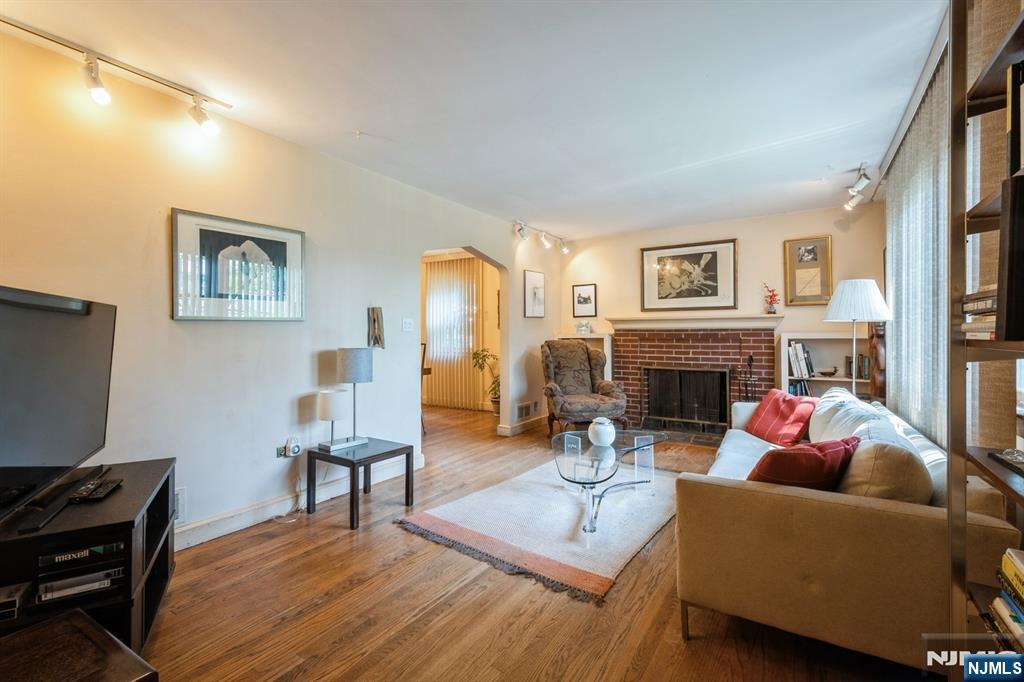 279 Jefferson Avenue