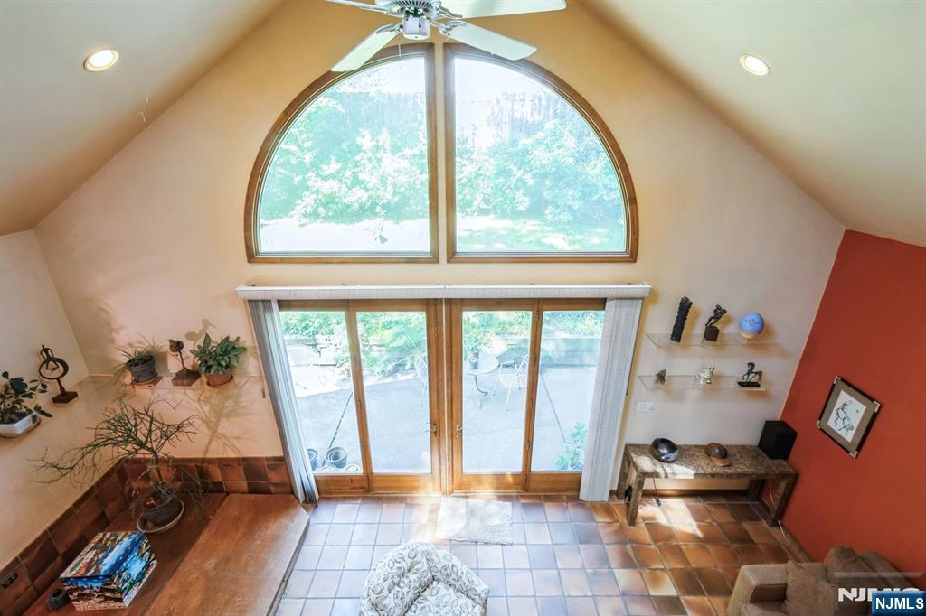 279 Jefferson Avenue