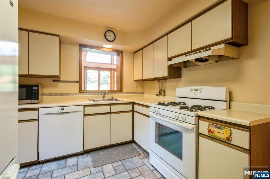 279 Jefferson Avenue