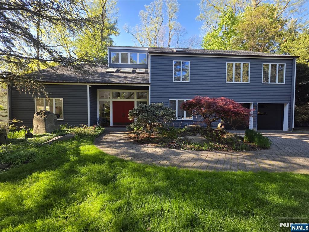 33 Cedar Lane