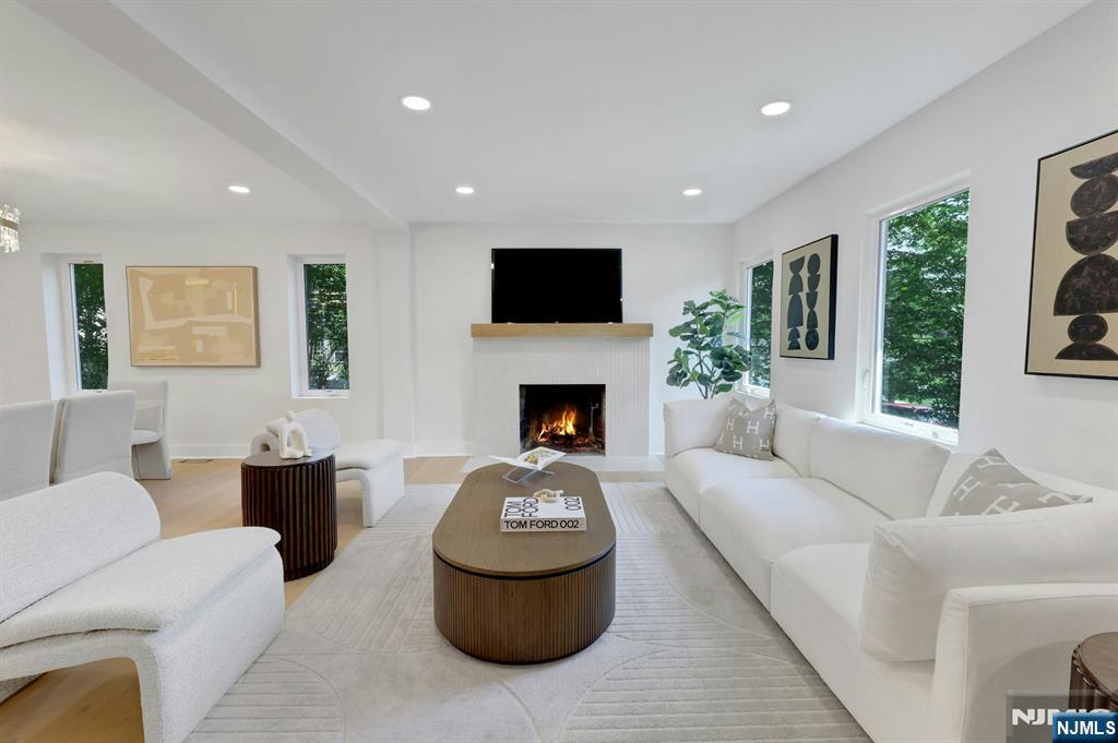 279 Jefferson Avenue