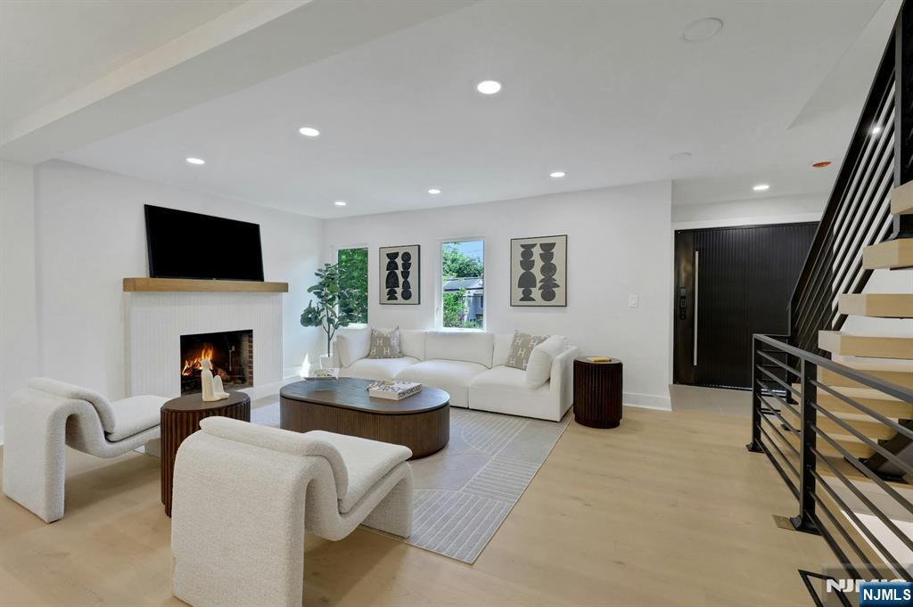 279 Jefferson Avenue