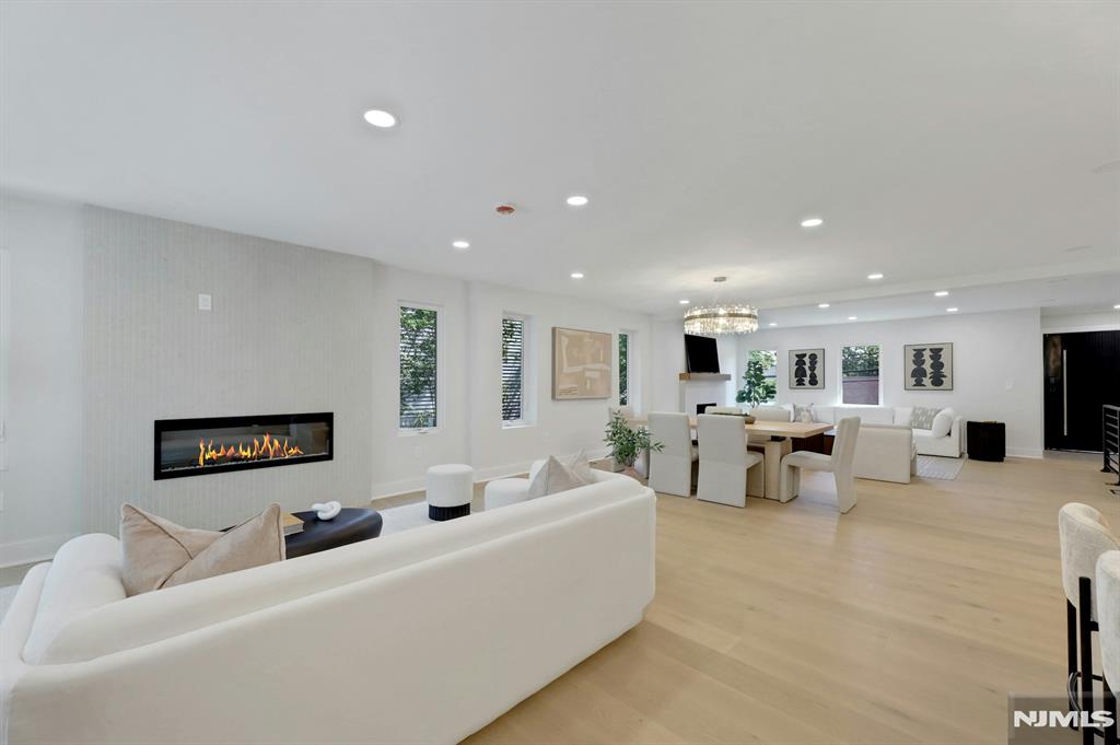 279 Jefferson Avenue