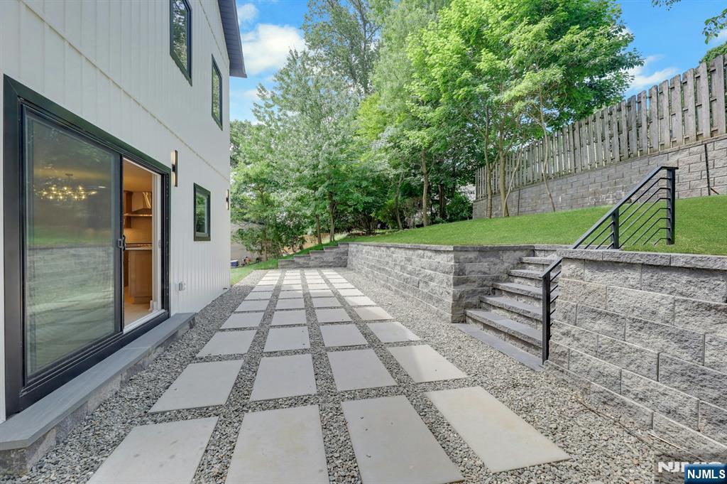279 Jefferson Avenue