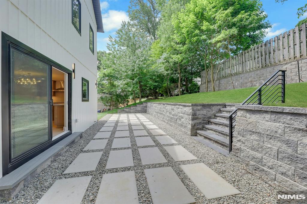 279 Jefferson Avenue