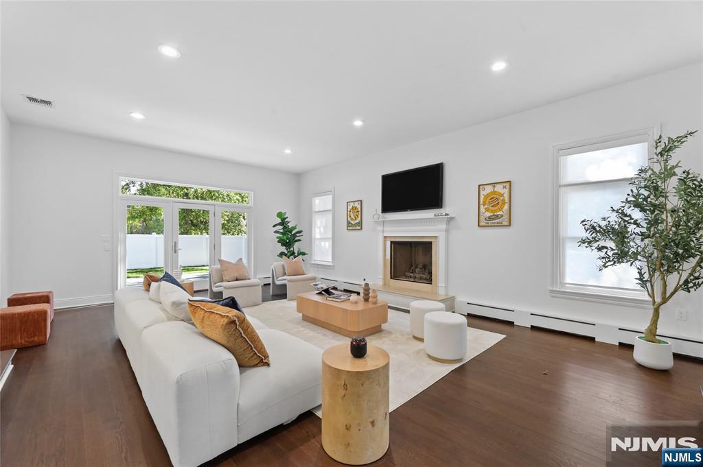337 Franklin Street