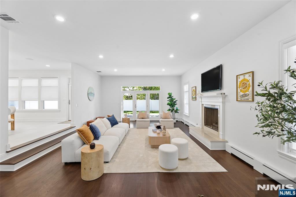 337 Franklin Street